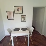 La Apartman *