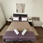 La Apartman *