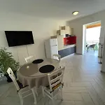 La Apartman *