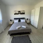 Apartman La *