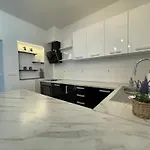 La Apartman *