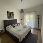 La Apartman *