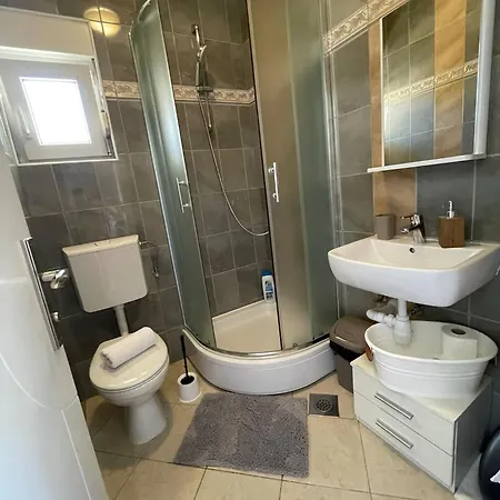 拉维塔公寓 * 扎达尔