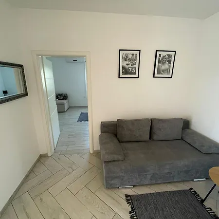 Apartman La *