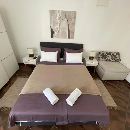 La Διαμέρισμα *